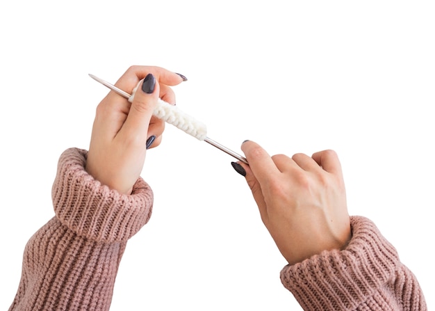 ruky pri práci s ihlou a látkou